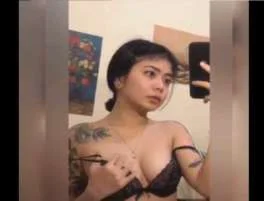 Twitter hubadera mahal masyado ng nudes
